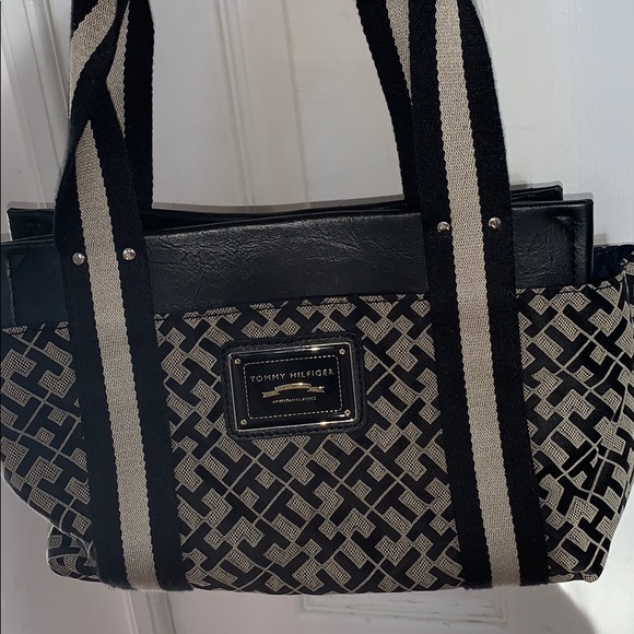 Tommy Hilfiger mini purse